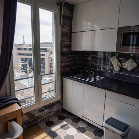 Daire Dana's Parisian Loft *