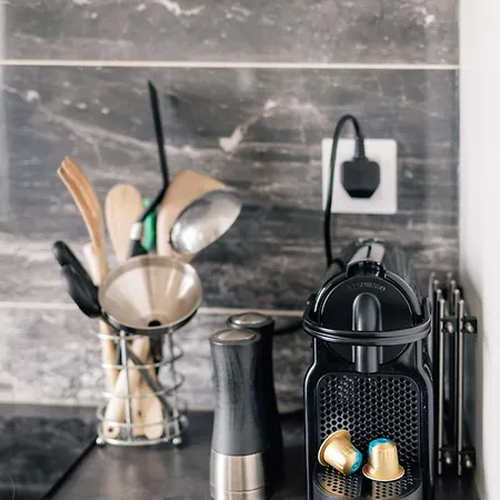 Dana's Parisian Loft * Parigi